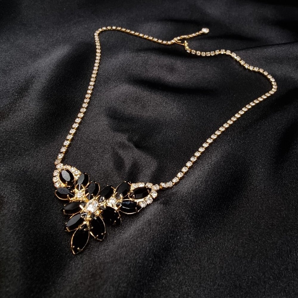 Rare Find Vintage 1980s Gold-Tone Rhinestone & Black Stone Floral Necklace